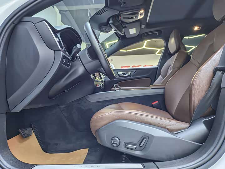 Volvo S60, 2021 — фото 6 из 9