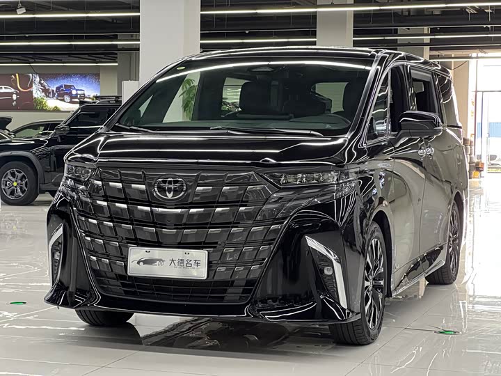 Toyota Alphard, 2026 — купить в Казани под ключ