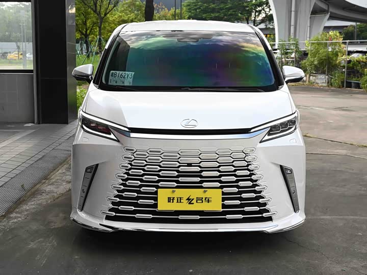 Lexus LM, 2025 — фото 2 из 9