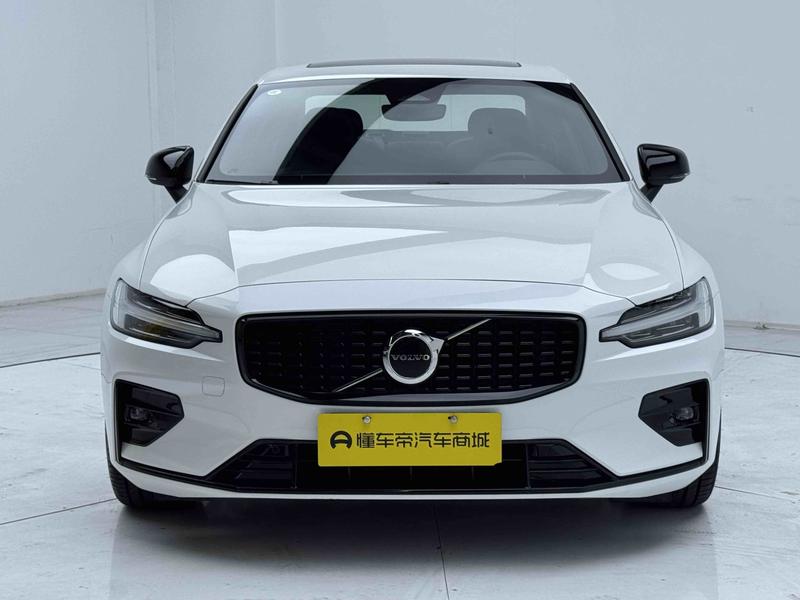Volvo S60, 2024 — фото 2 из 12