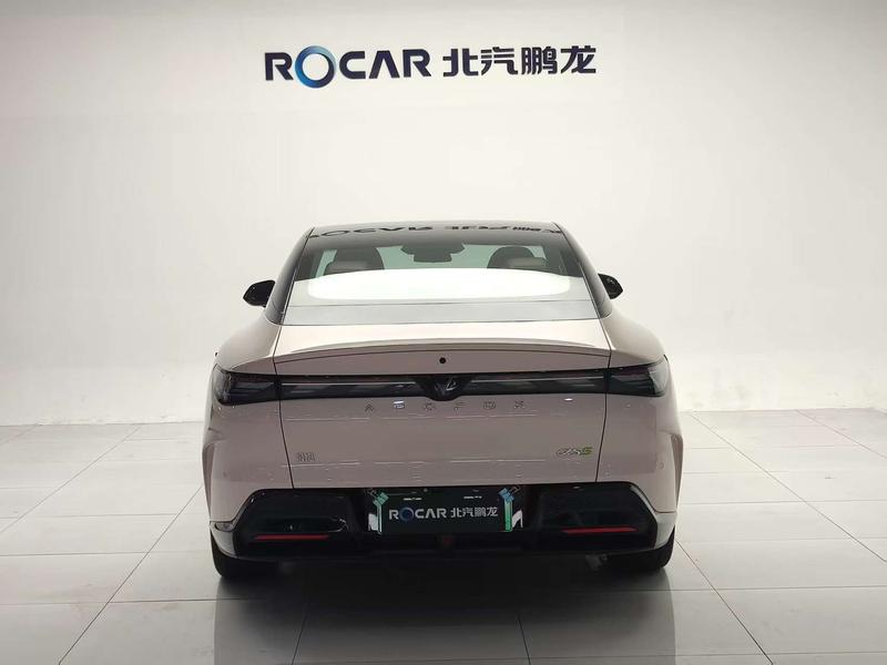 BAIC Arcfox Alpha S5, 2025 — фото 6 из 12