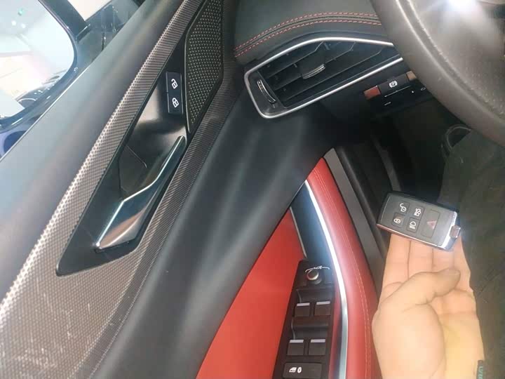 Jaguar XE L, 2022 — фото 9 из 9
