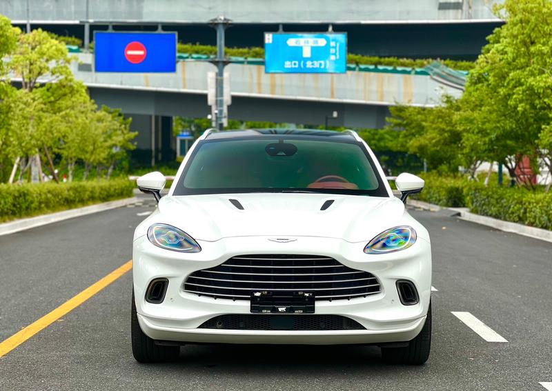 Aston Martin DBX, 2022 — фото 2 из 12