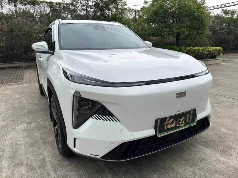 Geely Galaxy L7, 2024 — фото 3 из 12