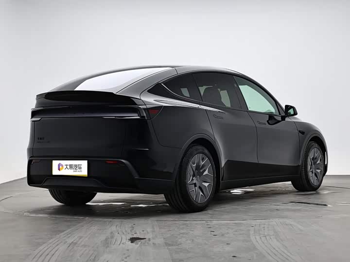 Tesla Model Y, 2026 — фото 3 из 9