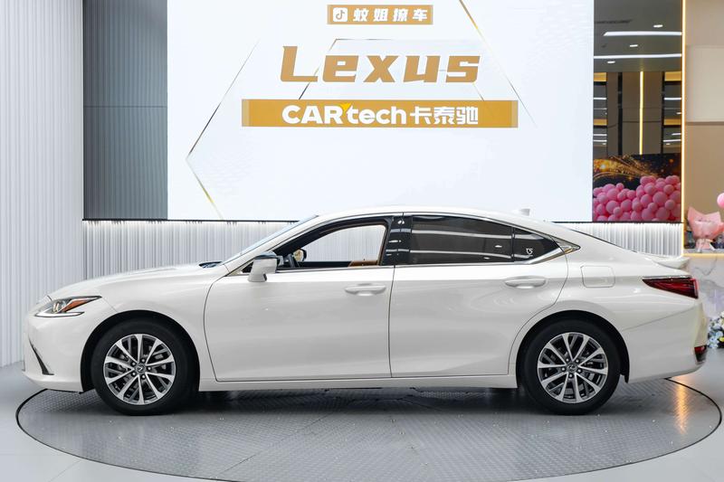 Lexus ES, 2022 — фото 3 из 12