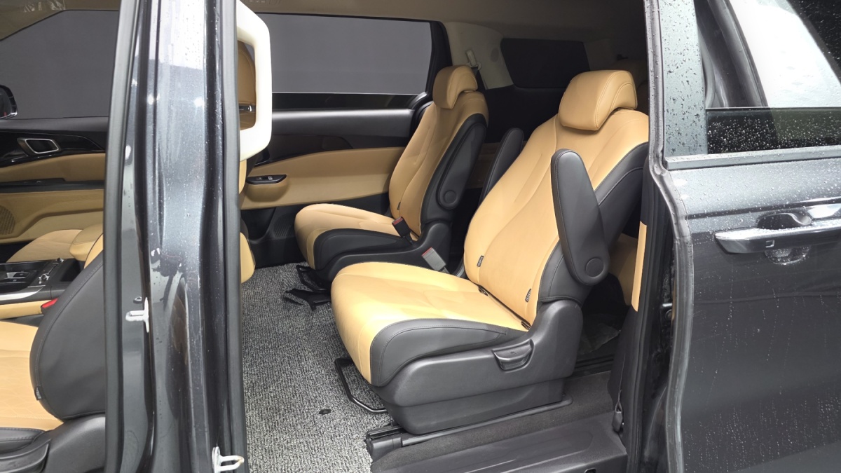 Kia Carnival, 2023 — фото 11 из 12