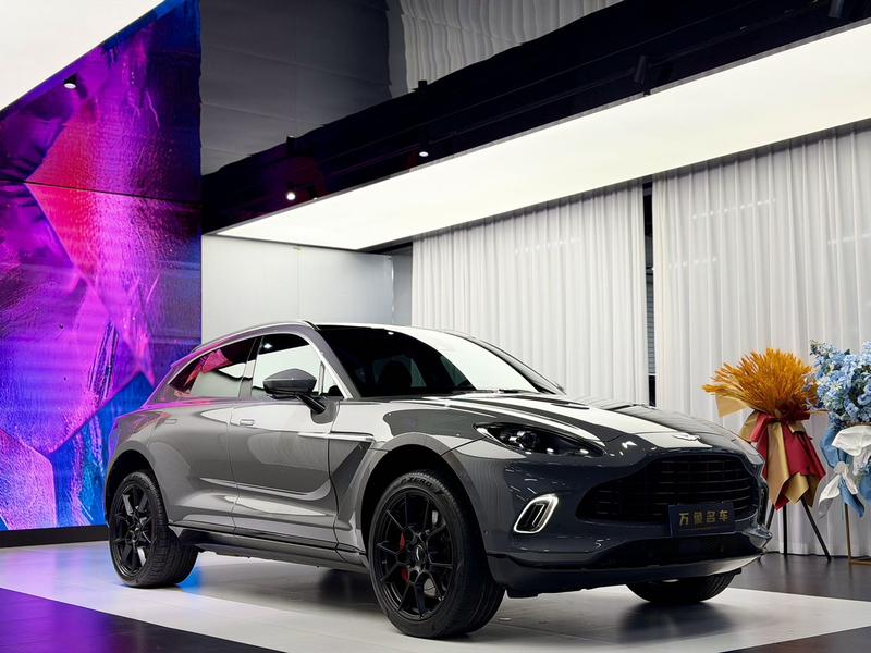 Aston Martin DBX, 2022 — фото 3 из 12