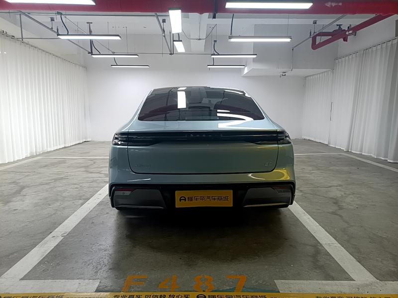 Geely Galaxy E8, 2025 — фото 6 из 12