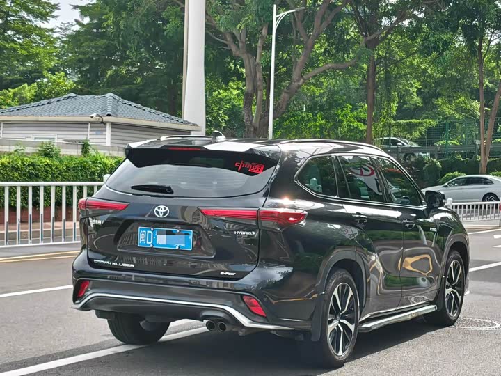 Toyota Crown Kluger, 2022 — фото 4 из 9