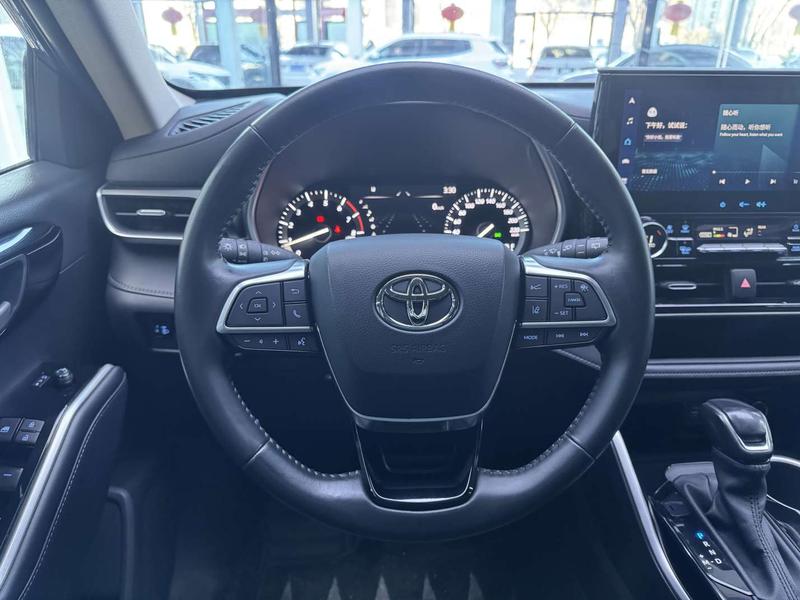 Toyota Highlander, 2023 — фото 9 из 12