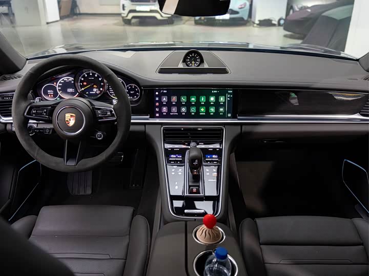 Porsche Panamera Hybrid, 2023 — фото 6 из 9