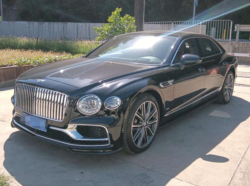 Bentley Flying Spur, 2021 — купить в Москве под ключ