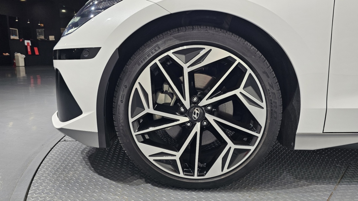 Hyundai Ioniq 6, 2022 — фото 5 из 12