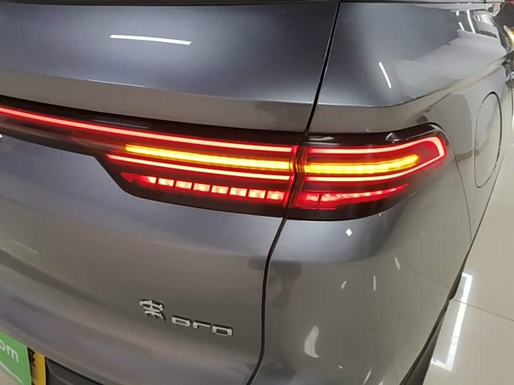 BYD Song Pro Hybrid, 2024 — фото 8 из 9