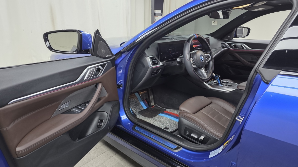 BMW i4, 2022 — фото 9 из 12
