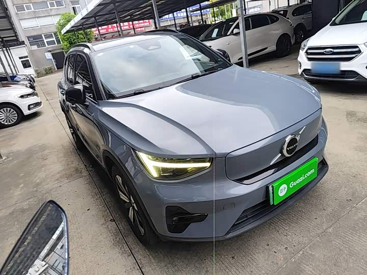 Volvo XC40 EV, 2022 — фото 4 из 9