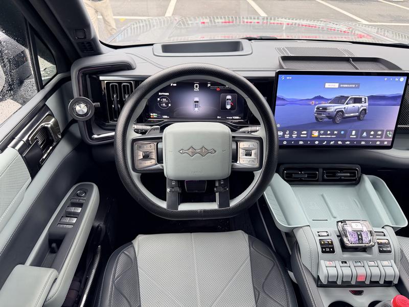 BYD FangChengBao Leopard 5, 2025 — фото 11 из 12