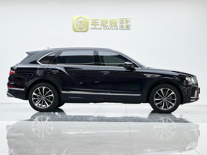 Bentley Bentayga, 2023 — фото 7 из 12