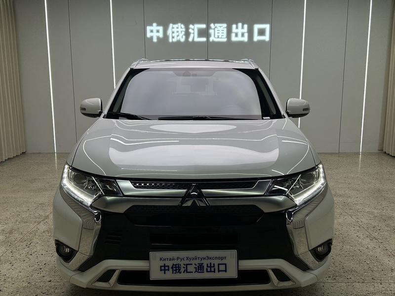 Mitsubishi Outlander, 2022 — фото 2 из 12