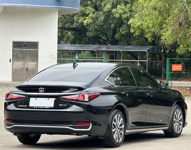 Lexus ES, 2023 — фото 7 из 12