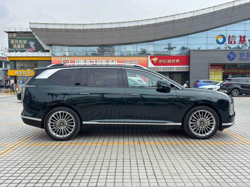 GAC Hyptec HL, 2025 — фото 8 из 12
