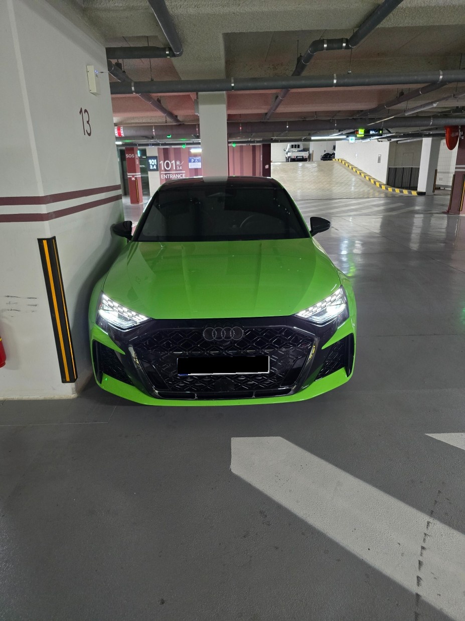 Audi RS 3, 2025 — фото 3 из 10