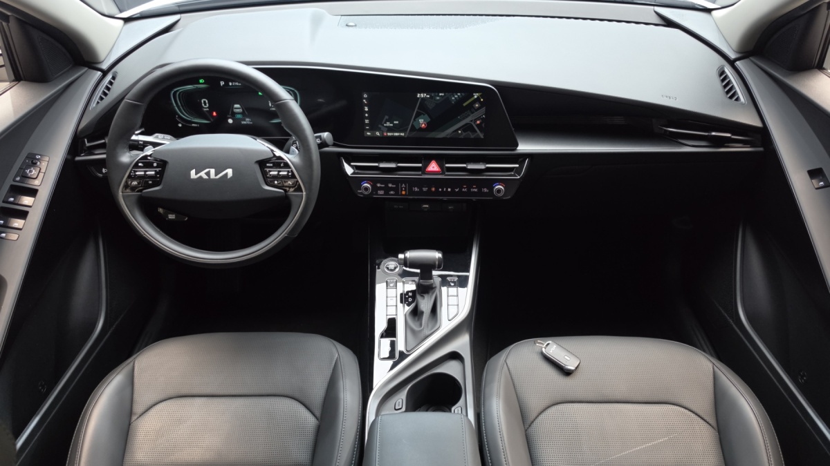Kia Niro, 2023 — фото 7 из 12