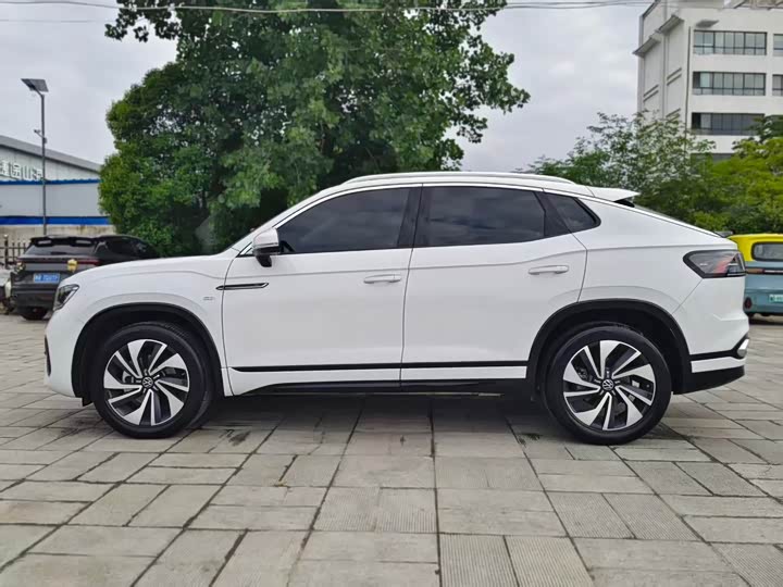 Volkswagen Tayron X, 2024 — фото 4 из 9