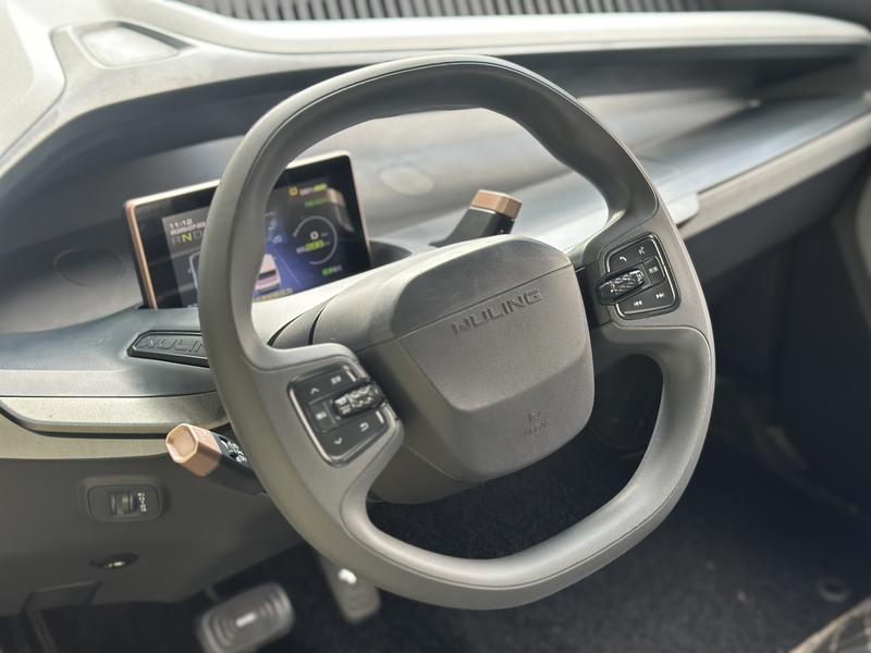 Wuling Nano EV, 2021 — фото 8 из 11
