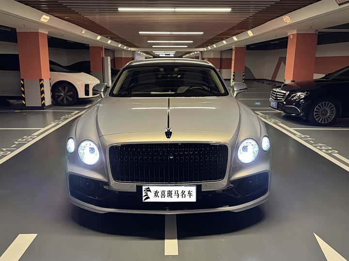 Bentley Flying Spur, 2023 — фото 2 из 9