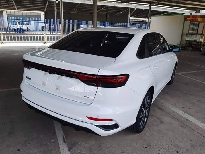 Geely Emgrand, 2024 — фото 7 из 9