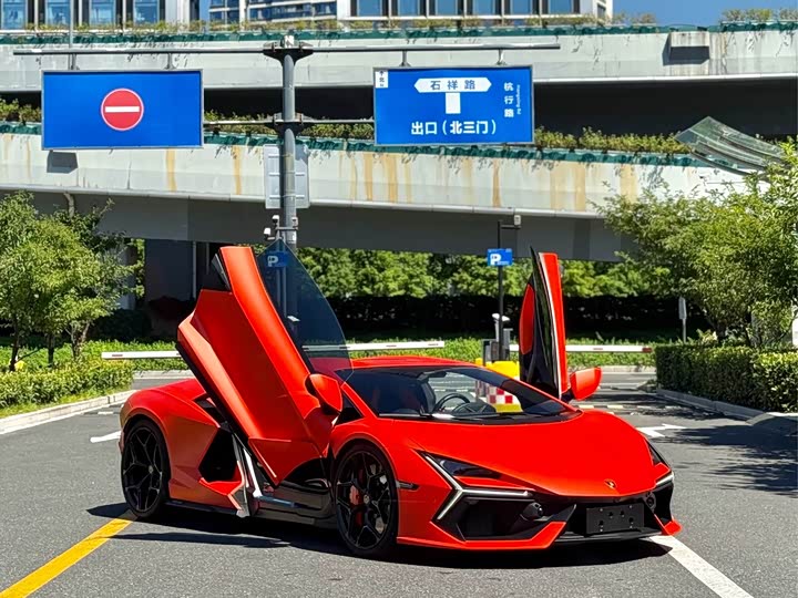 Lamborghini Revuelto, 2025 — фото 2 из 9