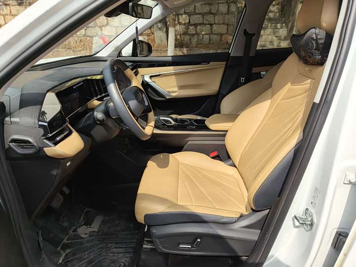 Geely Atlas L, 2023 — фото 4 из 9