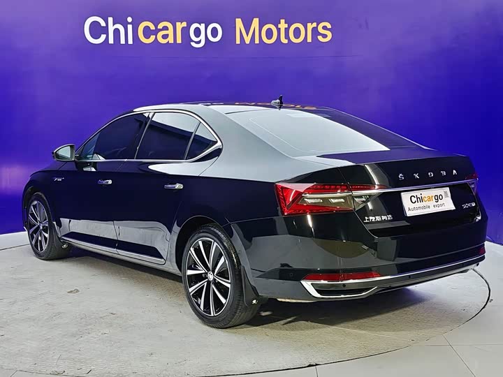 Skoda Superb, 2023 — фото 3 из 9