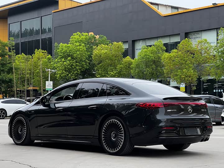 Mercedes-Benz EQS AMG, 2023 — фото 3 из 9
