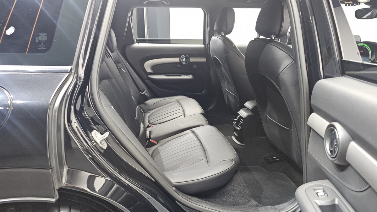 Mini Clubman, 2022 — фото 11 из 12