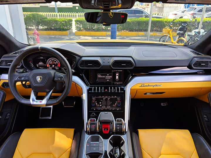 Lamborghini Urus, 2023 — фото 9 из 9
