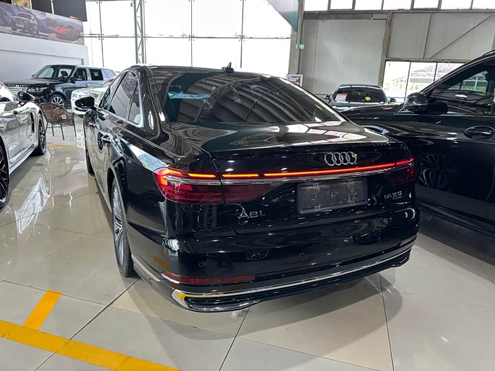 Audi A8, 2023 — фото 7 из 9