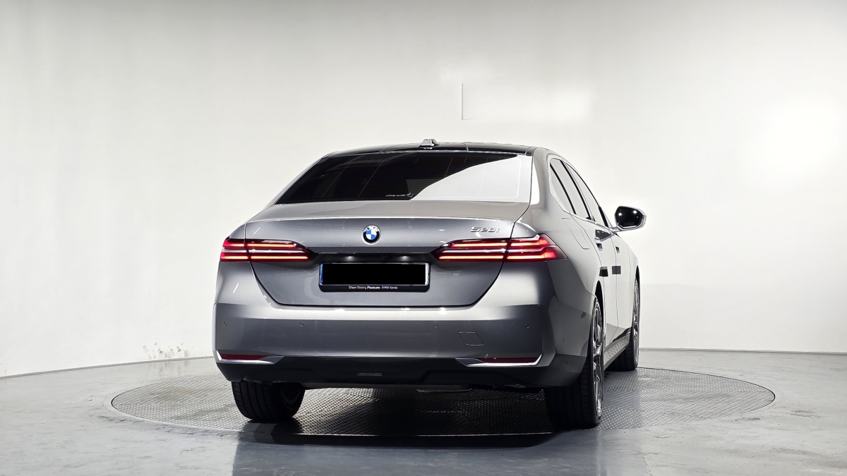 BMW 5 Series, 2025 — фото 4 из 12