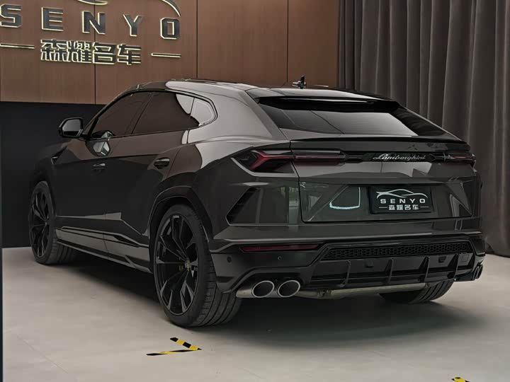 Lamborghini Urus, 2023 — фото 6 из 9