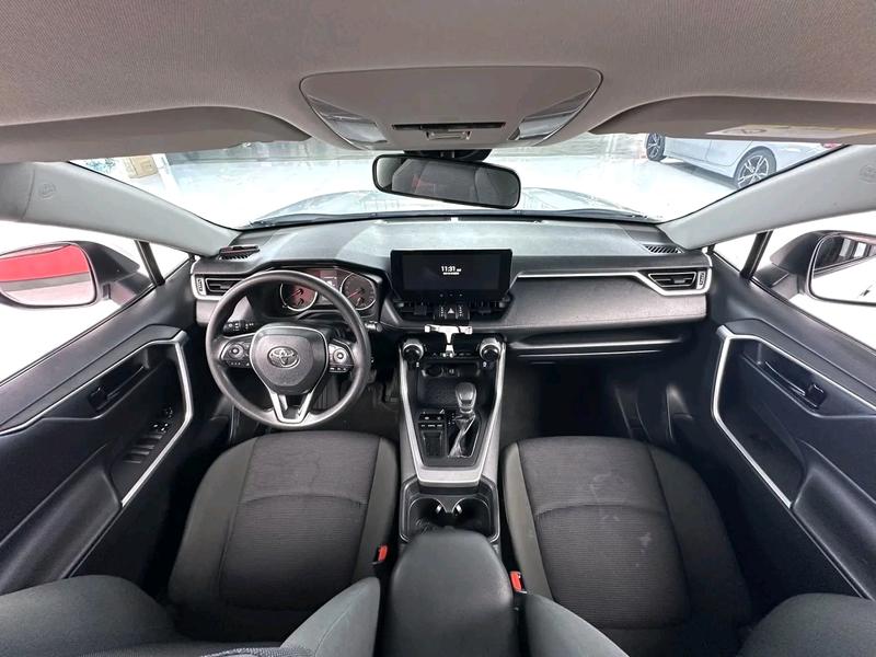 Toyota RAV4, 2023 — фото 7 из 10