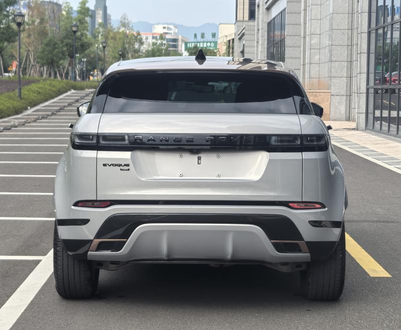 Land Rover Range Rover Evoque L, 2023 — фото 6 из 12