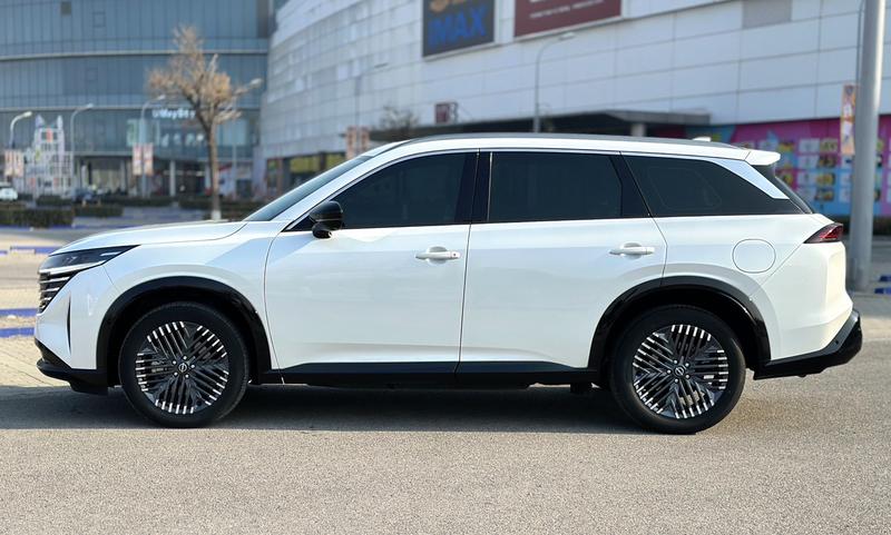Nissan Pathfinder, 2023 — фото 4 из 12