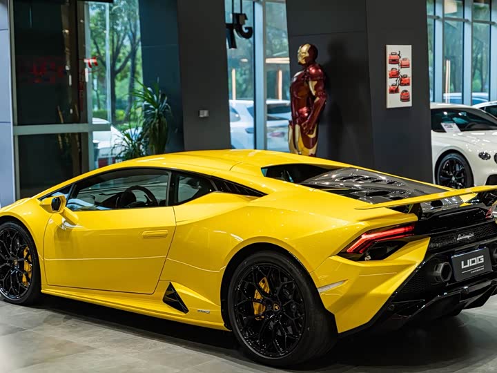 Lamborghini Huracán, 2024 — фото 6 из 9