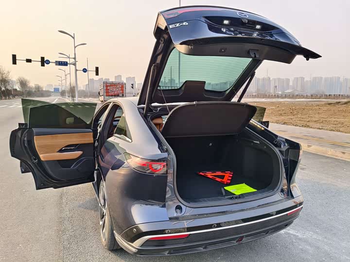Mazda EZ-6, 2025 — фото 7 из 9