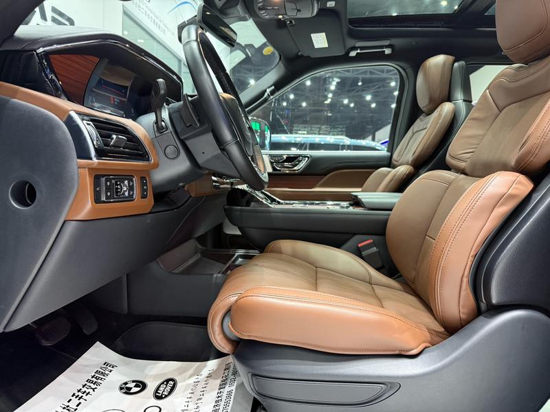 Lincoln Navigator, 2023 — фото 11 из 12
