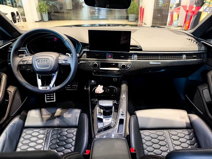 Audi RS 4, 2023 — фото 6 из 9