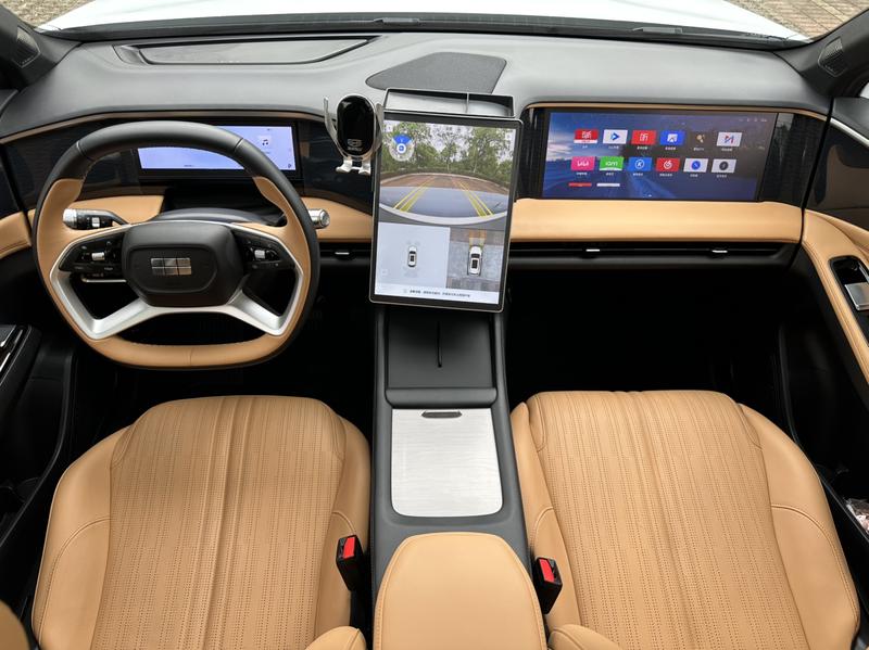 Geely Galaxy L7, 2024 — фото 9 из 12