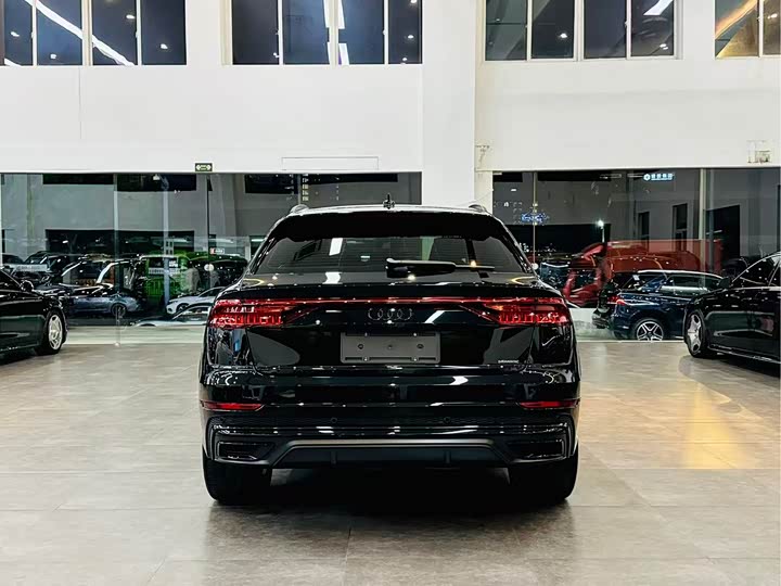 Audi Q8, 2022 — фото 5 из 9